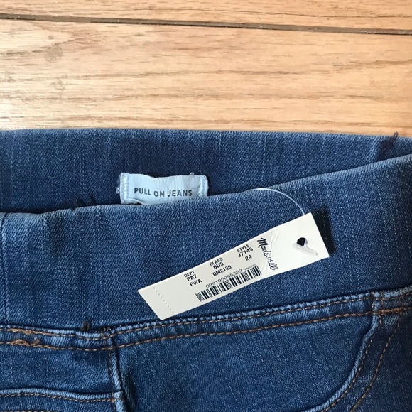 Madewell Pull-On Jeans - Picture 6 of 6